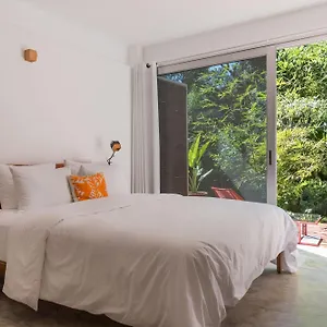 Casa De Piedra Aparthotel